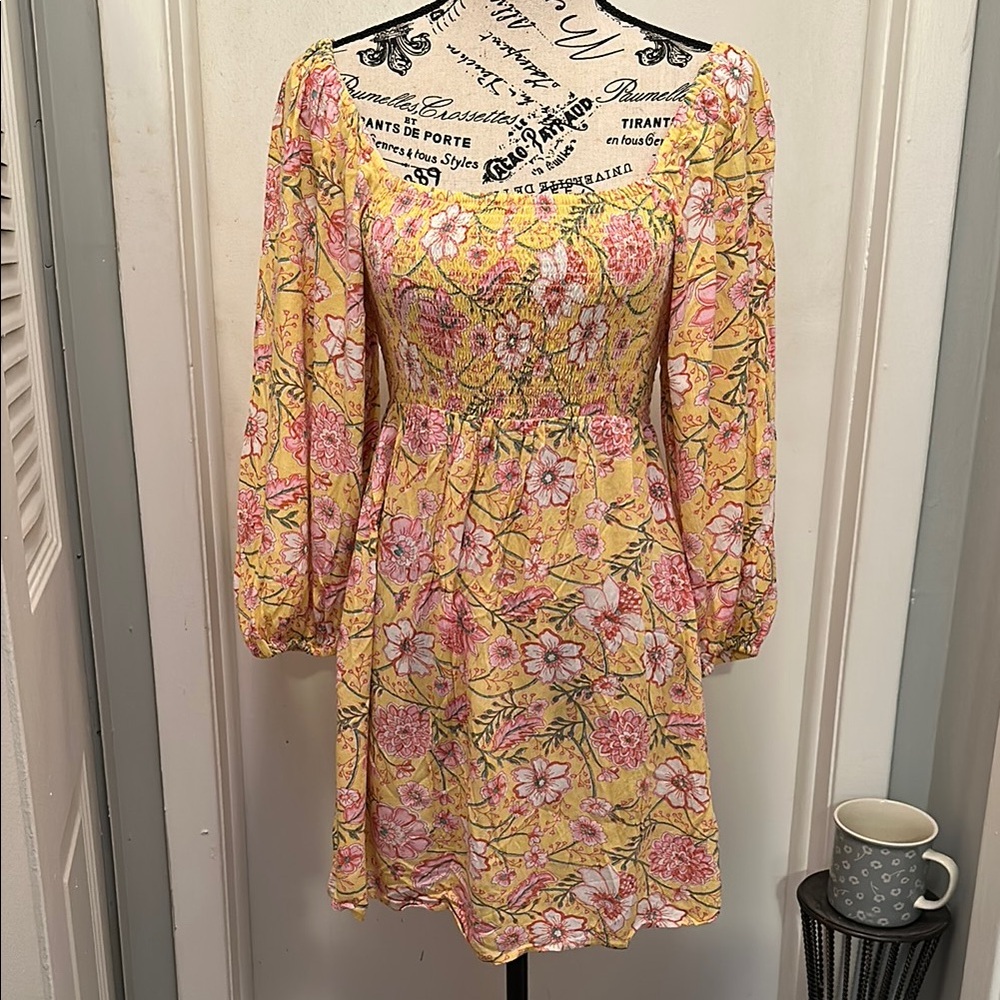 Billabong paradise print mini dress hues of Yellow and Pink Sz Small  - so cute